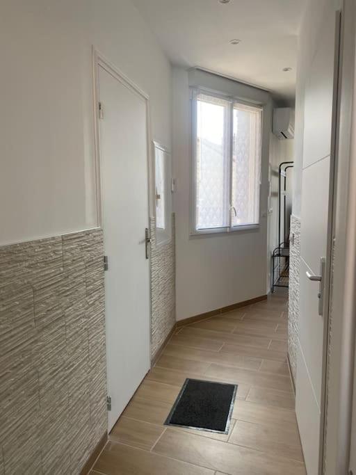 Le 102 De La Gare: Appartement Neuf Et Climatise Châlons-en-Champagne Exterior foto